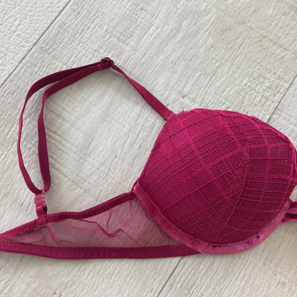 Victoria’s Secret push-up bra. 32B, NWT - Picture 3 of 6